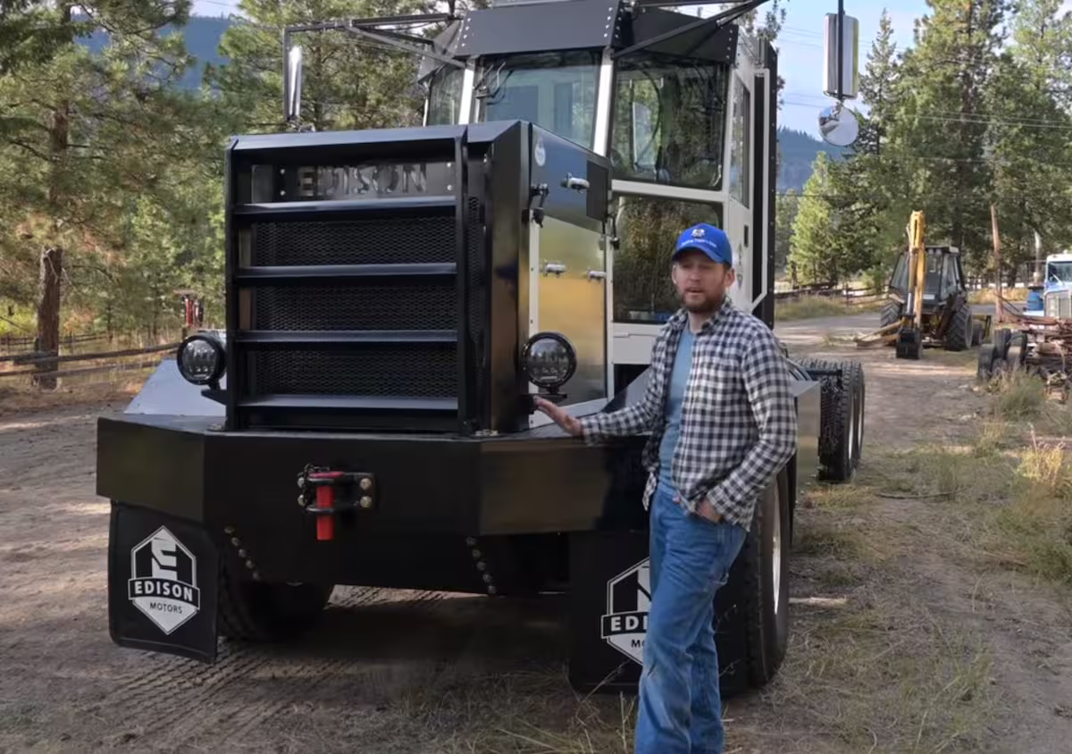 This Edison Motors diesel-electric hybrid truck doesn't even look real